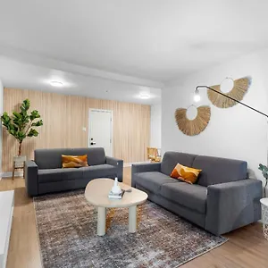 https://laurence.hotels-in-montreal.org