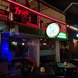 https://casa-blanca-hostel.colombiamedellinhotels.com